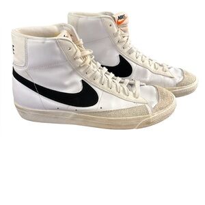 Nike Men's Size 11  White and Black Leather High-Top Sneakers Retro
